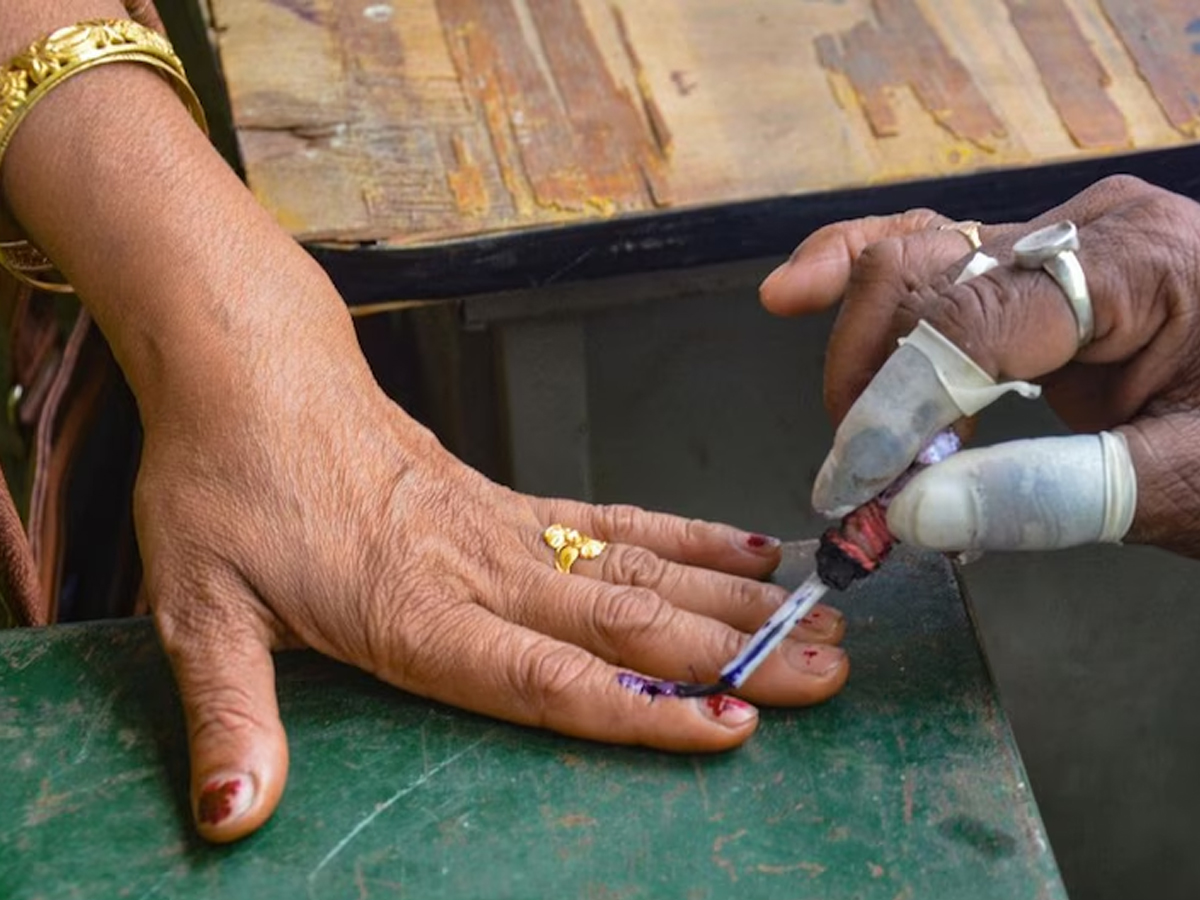 Odisha Election 2024: କଣ୍ଟାମାଳରେ ସାନି ମତଦାନ- ହିଂସା ଉପୁଜିଥିବା ଦୁଇ ବୁଥରେ ଭୋଟ ଦେଉଛନ୍ତି ଜନତା Odisha Election 2024: କଣ୍ଟାମାଳରେ ସାନି ମତଦାନ- ହିଂସା ଉପୁଜିଥିବା ଦୁଇ ବୁଥରେ ଭୋଟ ଦେଉଛନ୍ତି ଜନତା