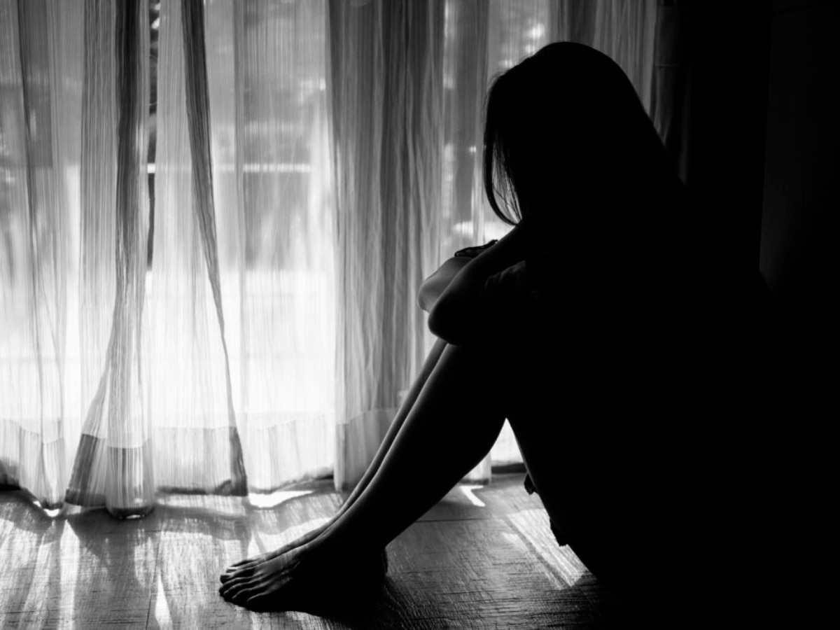 Lucknow 12 year girl commit suicide 