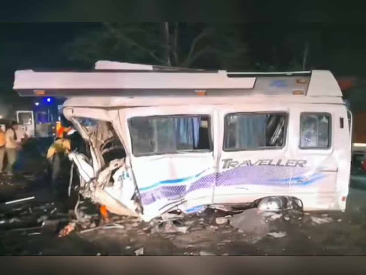 Ambala Accident: हरियाणा में मिनी बस और ट्रक में भीषण टक्कर, 7 लोगों की मौत, 25 लोग बुरी तरह जख्मी Ambala Accident: हरियाणा में मिनी बस और ट्रक में भीषण टक्कर, 7 लोगों की मौत, 25 लोग बुरी तरह जख्मी