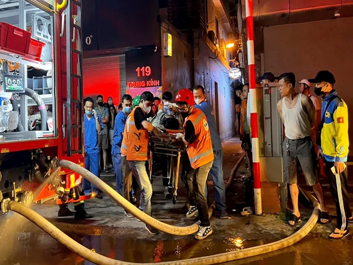 वियतनाम: हनोई की एक इमारत में लगी भीषण आग, 14 लोगों की जिंदा जलने से हुई मौत; 3 घायल
