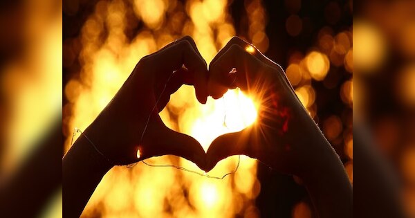 these four zodiac signs fall in live at first sight Budh shukra Grah ke ...