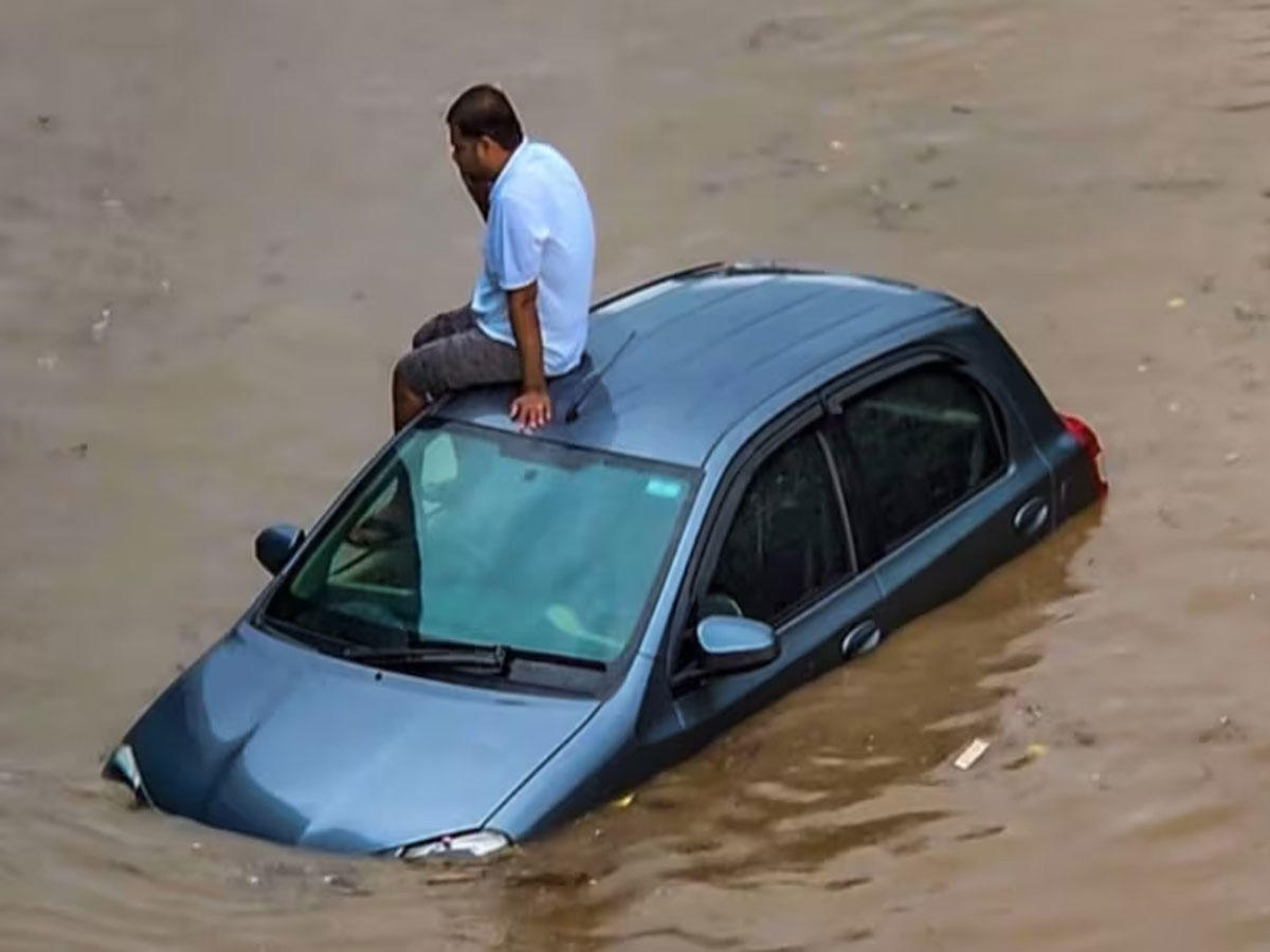 गूगल मैप पर भरोस कर फंस गए टूरिस्ट, किले के बजाए पहुंचा दिया यमलोक! गूगल मैप पर भरोस कर फंस गए टूरिस्ट, किले के बजाए पहुंचा दिया यमलोक!