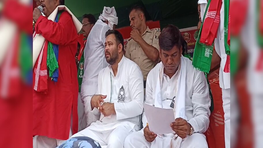 ‘तुम मुझे वोट दो मैं तुम्हें नौकरी दूंगा’, तेजस्वी यादव का बड़ा ऐलान