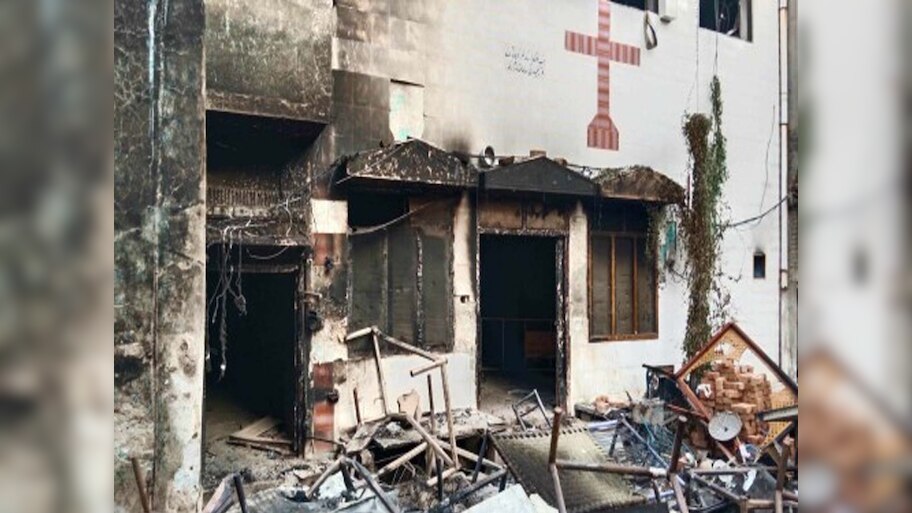  Mob lynching in Pakistan: ईशनिंदा को लेकर ईसाई शख्स पर हमला; घर में आग लगाई