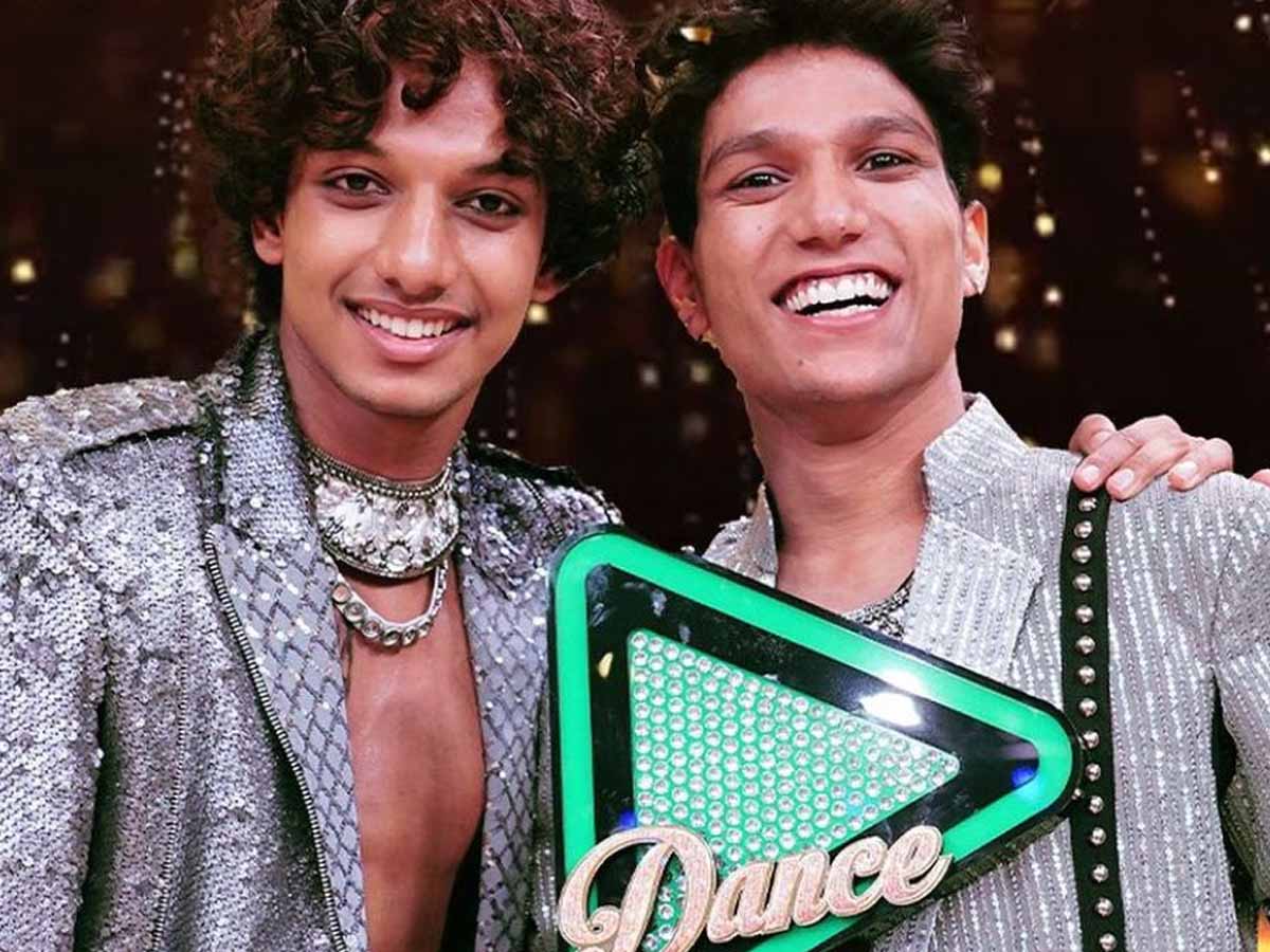 इस महान एक्टर को कोरियोग्राफ करना चाहते हैं 'डांस दीवाने' के विजेता नितिन-गौरव इस महान एक्टर को कोरियोग्राफ करना चाहते हैं 'डांस दीवाने' के विजेता नितिन-गौरव