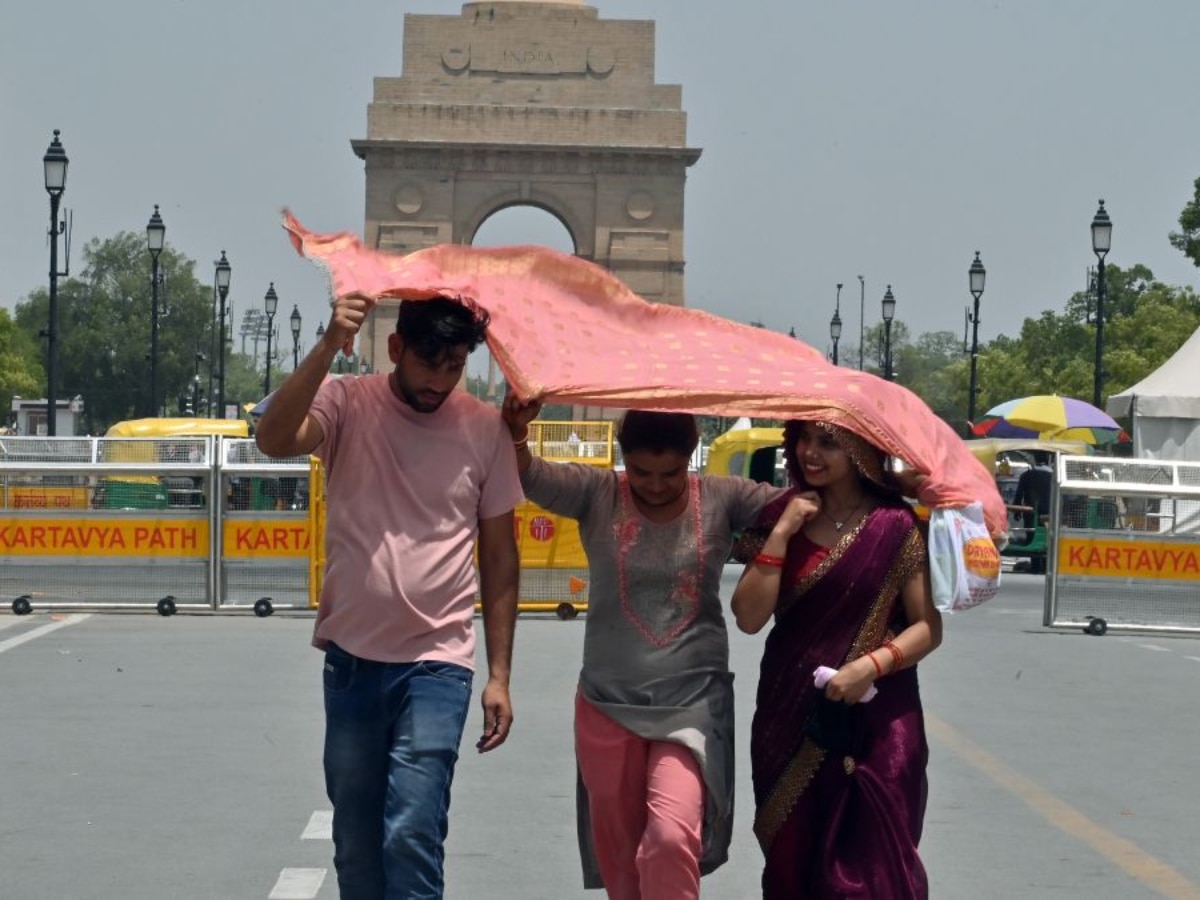 Delhi Weather: भीषण गर्मी की चपेट में दिल्ली, 48 डिग्री तापमान किया गया दर्ज