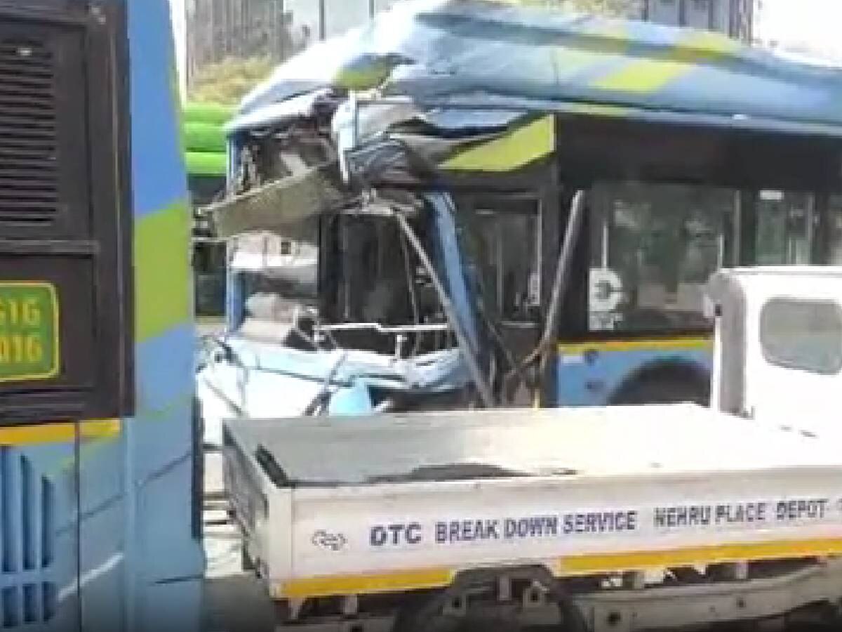 Delhi News: रिंग रोड पर DTC की 2 इलेक्ट्रिक बसें आपस में टकराई, 2 यात्री घायल