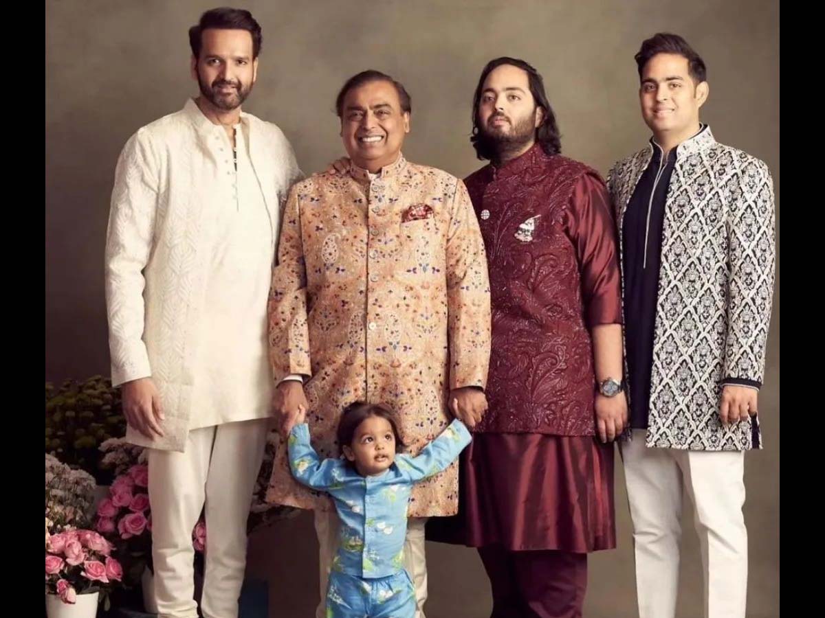 अनंत-राधिका के प्री-वेडिंग बैश का इन्विटेशन कार्ड