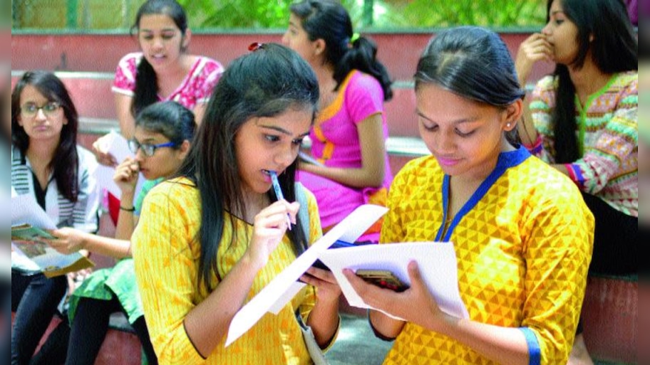 दिल्ली यूनिवर्सिटी में 'सिंगल गर्ल चाइल्ड' को स्पेशल कोटा,  खुशी से झूम उठी देश की बेटियां! 