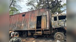 नक्सलियों ने केबल बिछा रही कंपनी का कंटेनर फूंका, एक की जिंदा जलकर मौत