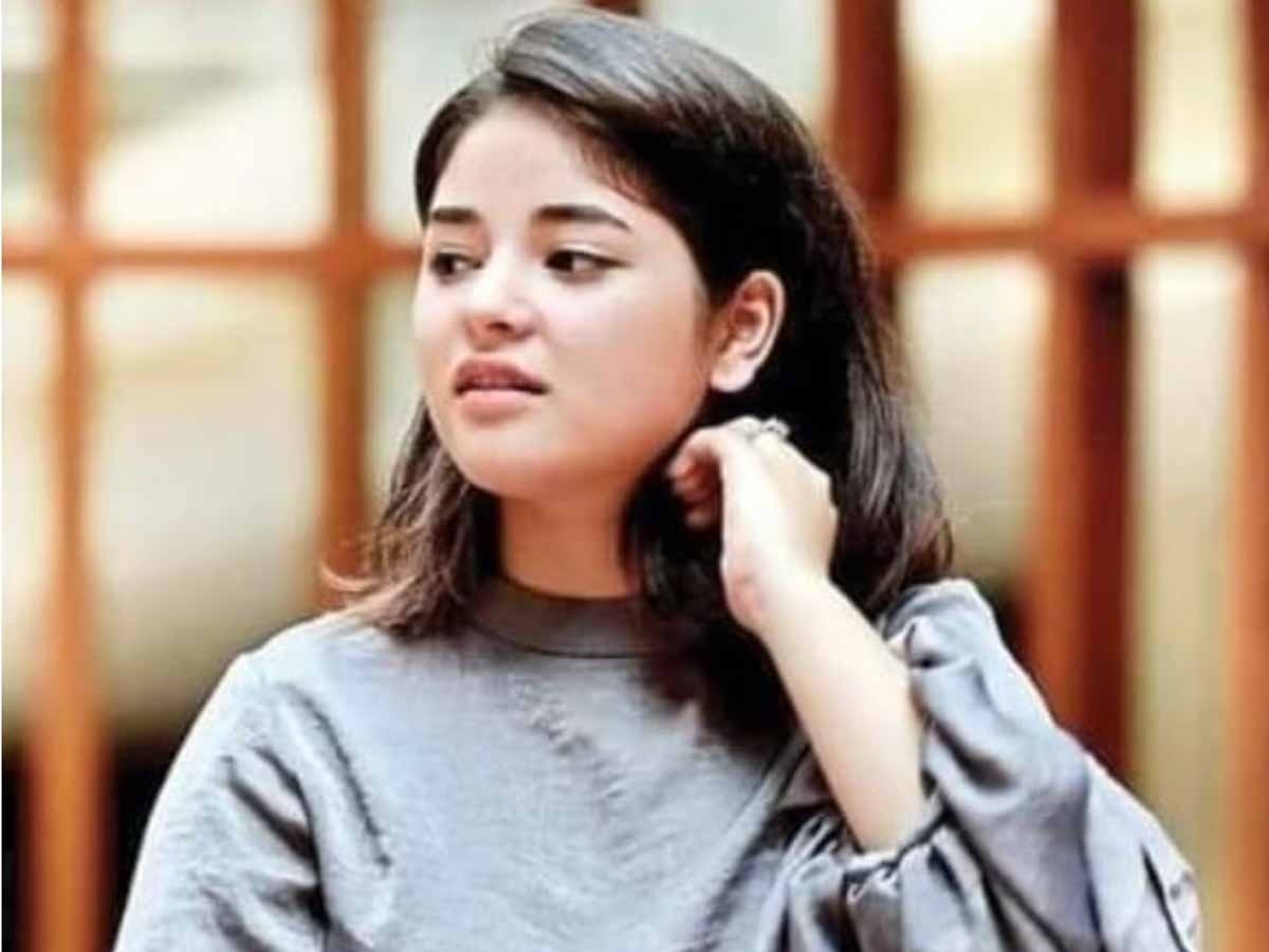 Bollywood Actress Zaira Wasim Father Passed Away Zaira Wasim दंगल