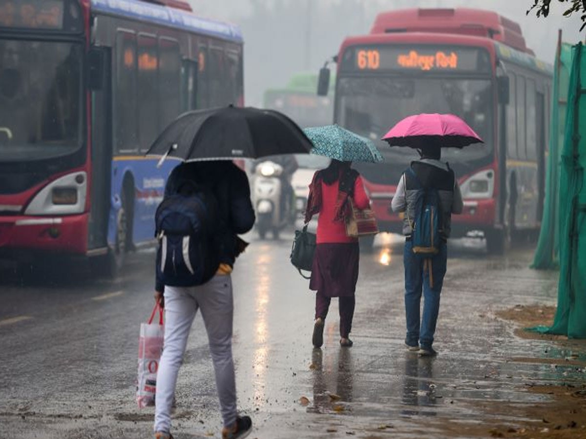 Delhi Weather: तापमान पहुंचा 52, तो दिखा कुदरत का करिश्मा, दिल्ली में मौसम ने ली करवट, तेज आंधी के साथ हुई बारिश