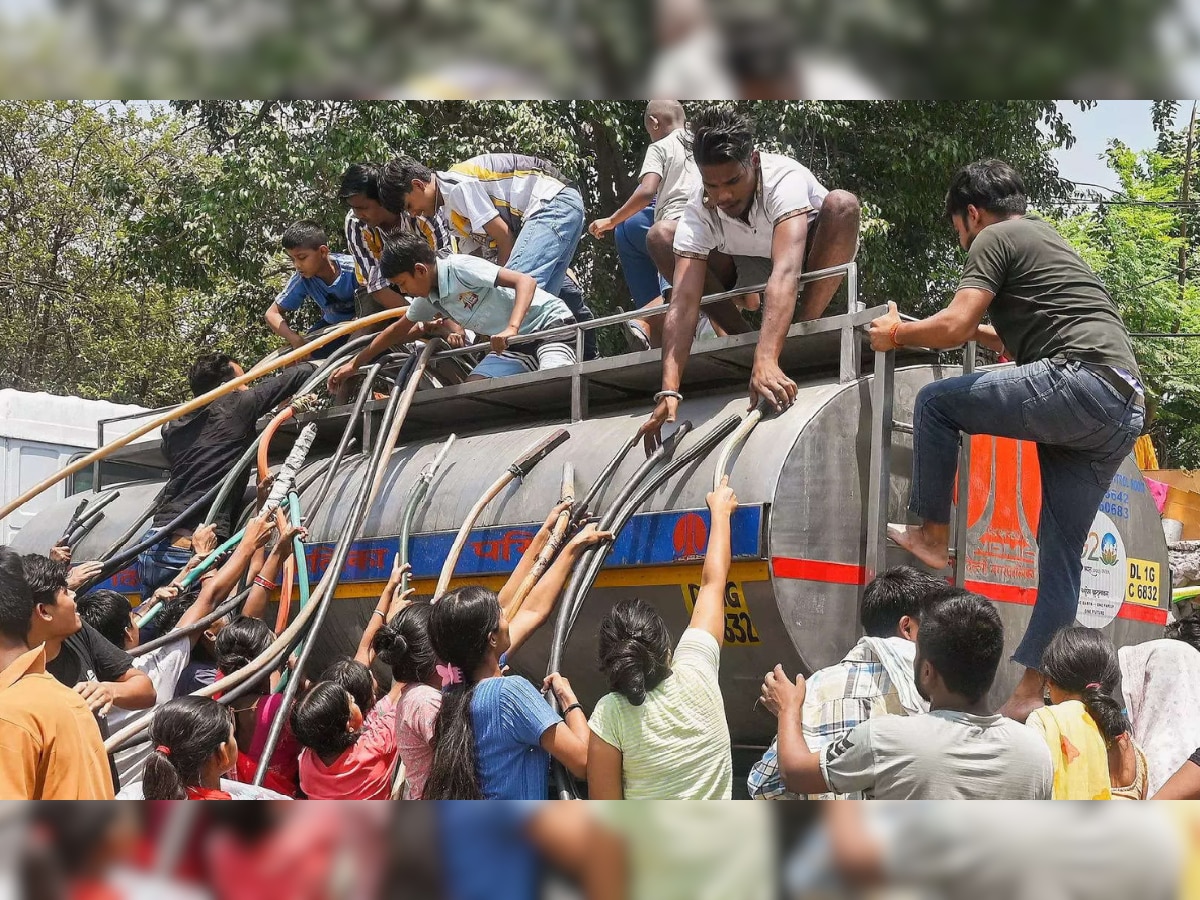 Water Crisis in Delhi: दिल्ली में पानी बर्बाद किया तो खैर नहीं; लगेगा इतने रुपए का जुर्माना