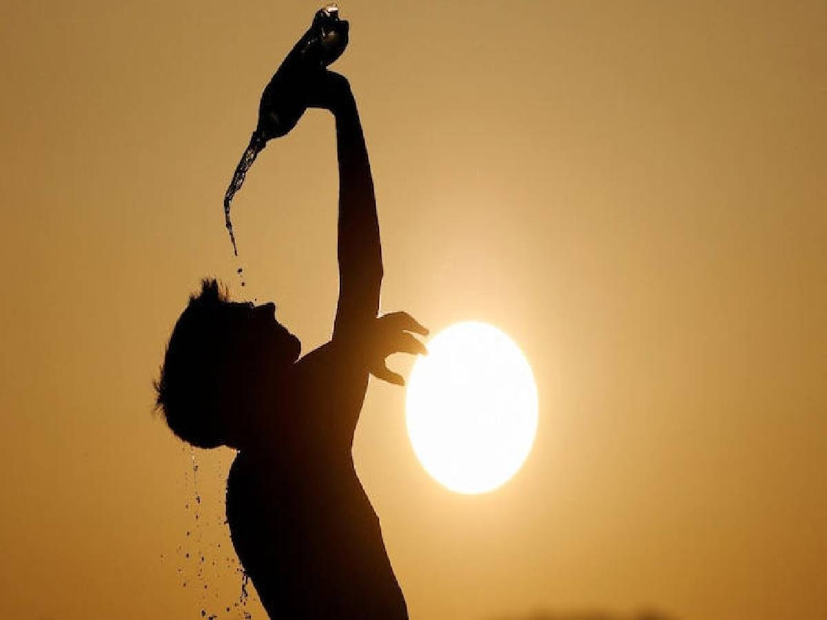 Weather Update: गर्मी ने तोड़े सारे रिकॉर्ड, रोहतक देश का सबसे गर्म शहर, दिल्ली में भी हाल-बेहाल