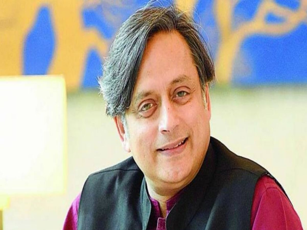 Shashi Tharoor का सहयोगी 500 ग्राम सोने के साथ एयरपोर्ट पर गिरफ्तार; नेता ने कही ये बात Shashi Tharoor का सहयोगी 500 ग्राम सोने के साथ एयरपोर्ट पर गिरफ्तार; नेता ने कही ये बात