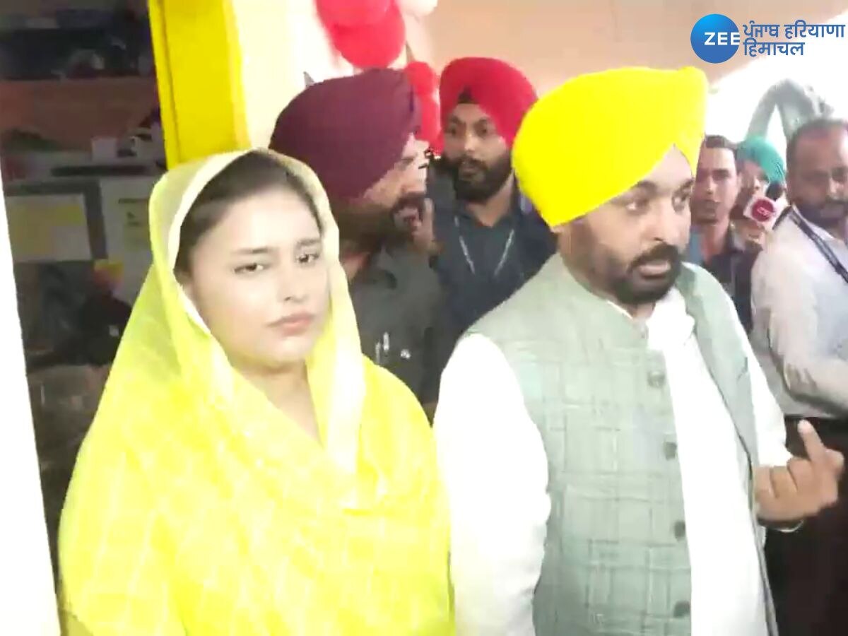 CM Bhagwant Mann Cast Vote: ਮੁੱਖ ਮੰਤਰੀ ਭਗਵੰਤ ਮਾਨ ਨੇ ਆਪਣੀ ਪਤਨੀ ਡਾ. ਗੁਰਪ੍ਰੀਤ ਕੌਰ ਸਮੇਤ ਪਾਈ ਵੋਟ