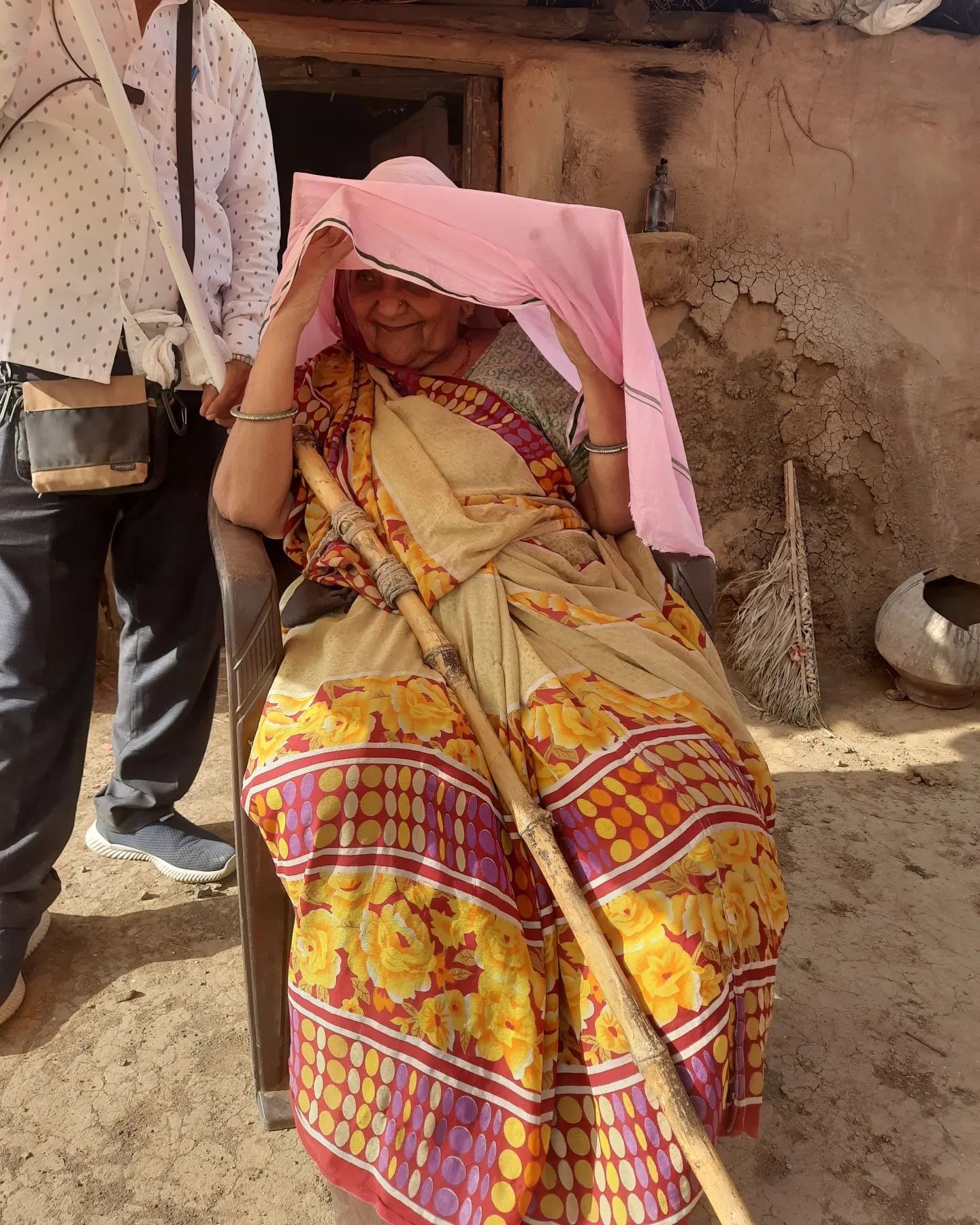 कौन हैं आभा शर्मा, जिन्होंने निभाया जगमोहन की अम्मा का किरदार