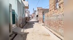 Haryana Heatwave: हरियाणा के इस गांव में लगा लॉकडाउन, सड़कें व गलियां हुई सुनसान 