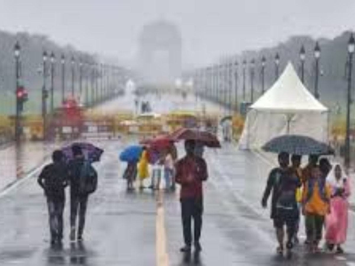 Delhi Weather: भीषण गर्मी से दिल्लीवालों को मिली राहत, तेज आंधी के साथ हुई बारिश, जानें कल कैसा रहेगा मौसम