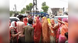Deedwana: भीषण गर्मी में पेयजल समस्या को लेकर स्टेट हाईवे पर महिलाओं ने लगाय जाम