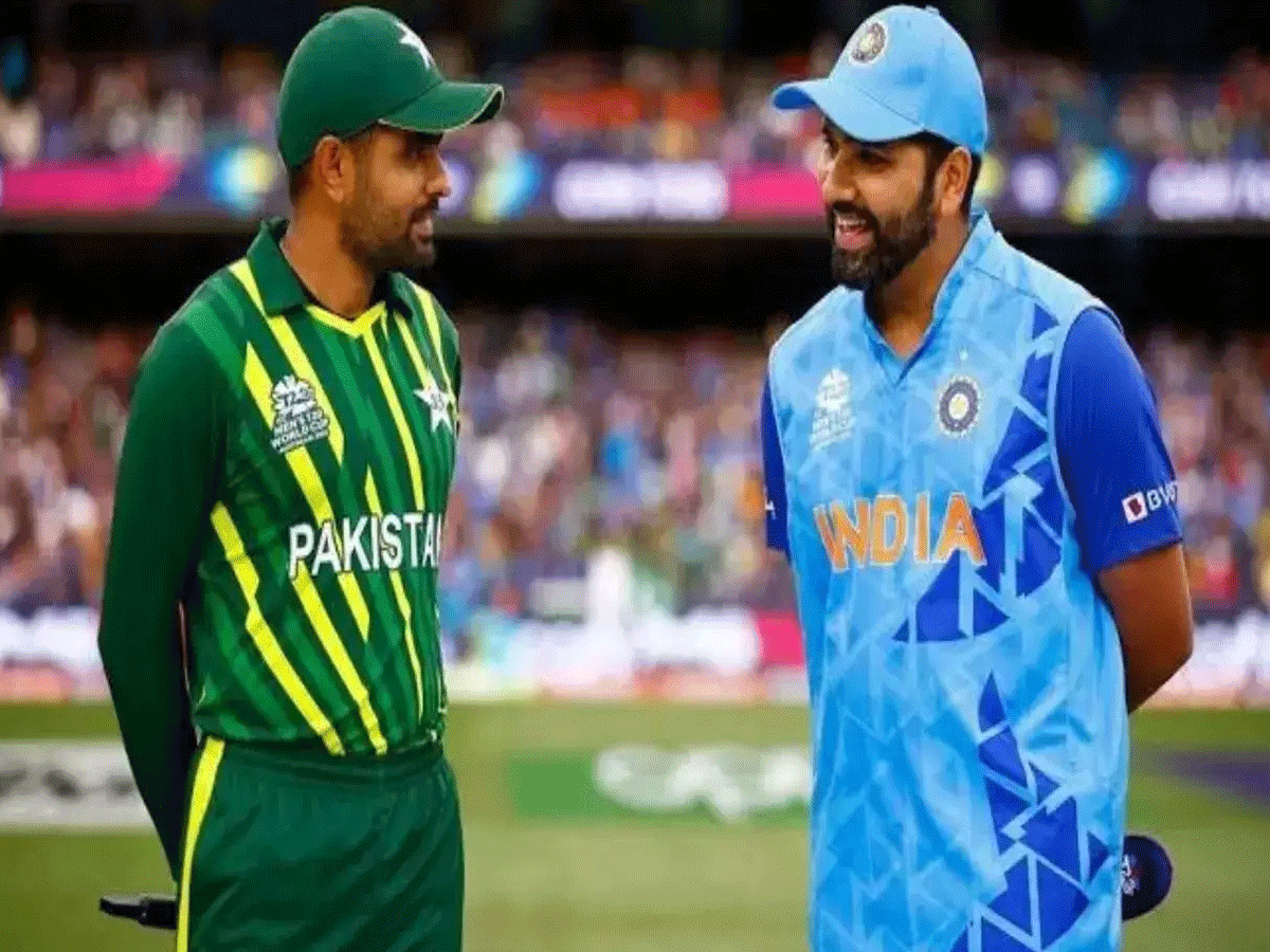 IND vs PAK: भारत के खिलाफ मैच से पहले पाकिस्तान का उतर गया पसीना, बाबर ने खिलाड़ियों को दी नसीहत IND vs PAK: भारत के खिलाफ मैच से पहले पाकिस्तान का उतर गया पसीना, बाबर ने खिलाड़ियों को दी नसीहत