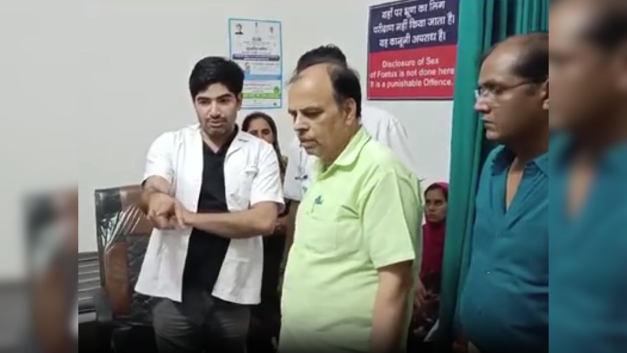 Bikaner News: मुख्य चिकित्सा अधिकारी  डॉ. राजेश कुमार गुप्ता का खाजूवाला दौरा, चिकित्सा संस्थानों का किया औचक निरीक्षण