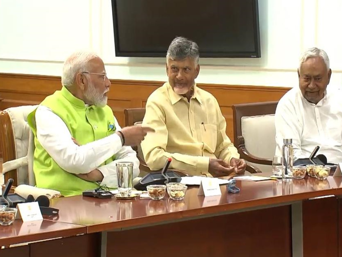 NDA Meeting: ମୋଦୀଙ୍କ ସମର୍ଥନରେ ପୂରା ଏନଡିଏ, ବୈଠକରେ ନୀତୀଶ କହିଲେ- ଶୀଘ୍ର ଗଠନ କର ସରକାର NDA Meeting: ମୋଦୀଙ୍କ ସମର୍ଥନରେ ପୂରା ଏନଡିଏ, ବୈଠକରେ ନୀତୀଶ କହିଲେ- ଶୀଘ୍ର ଗଠନ କର ସରକାର