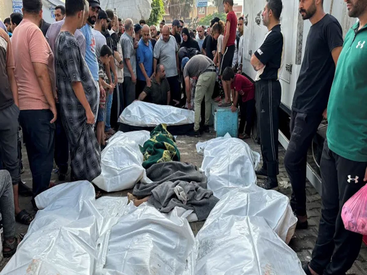 Gaza War: रिफ्यूजी कैंप में घुसकर कहर बरपा रही हैं इसराइली फौज, 36 लोगों की मौत Gaza War: रिफ्यूजी कैंप में घुसकर कहर बरपा रही हैं इसराइली फौज, 36 लोगों की मौत