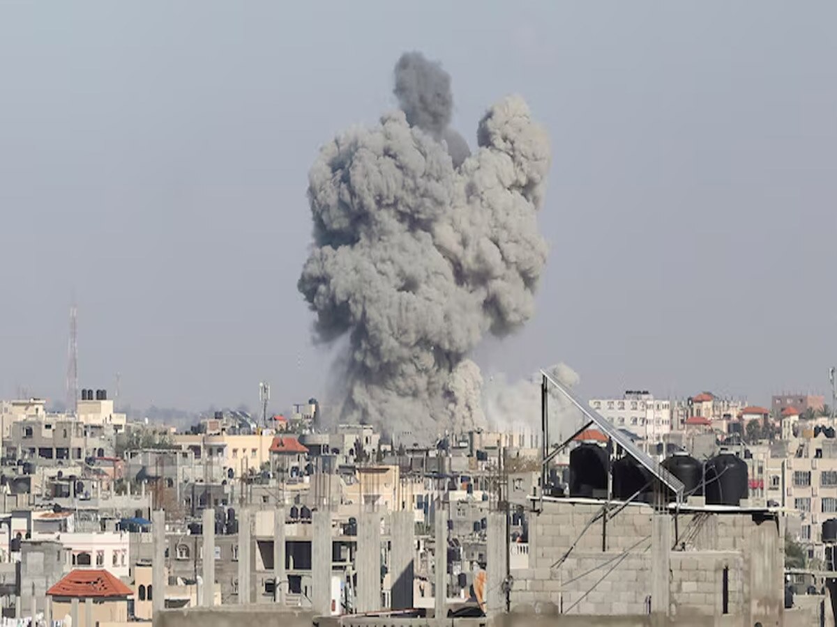 Gaza School Attack: इजराइल ने गाजा के स्कूल पर किया हवाई हमला, 24 लोगों की मौत