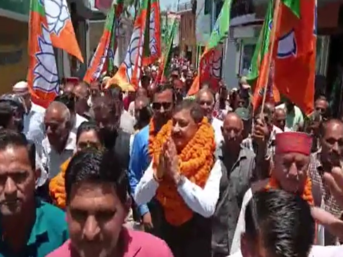 Himachal BJP: सिरमौर में सांसद सुरेश कश्यप ने की विजय रैली, मतदाताओं का जताया आभार