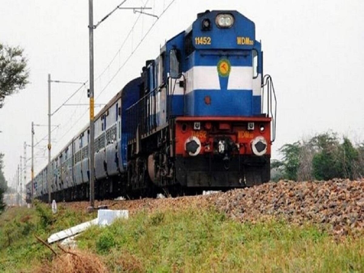 Pariksha Special Train : रेलवे ने छात्रों की सुविधा के लिए शुरू की परीक्षा स्पेशल ट्रेन, जानें टाइम टेबल और रूट