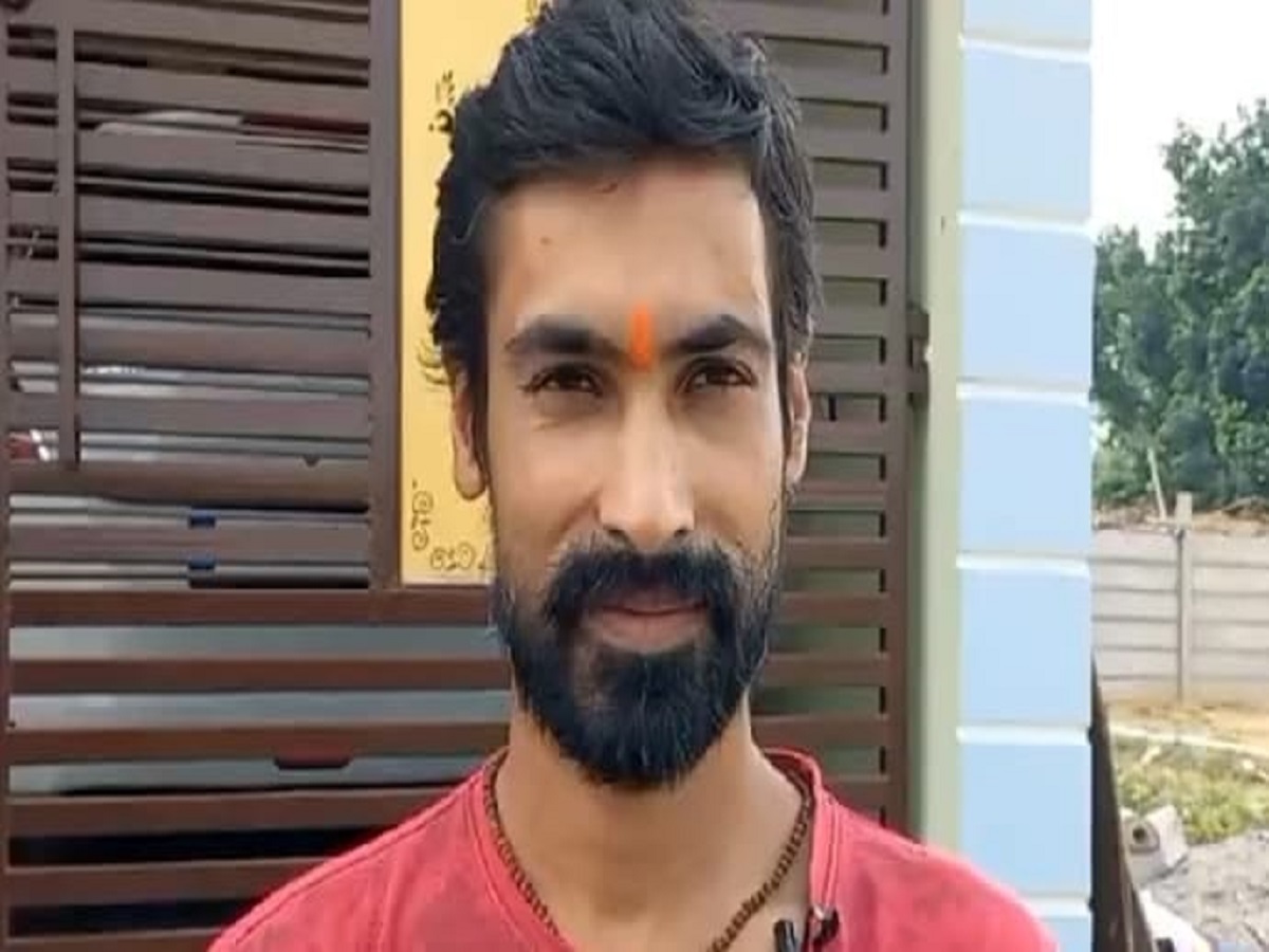 ବିଜେପି ଜିତିବା ପରେ ଆଙ୍ଗୁଠି କାଟି ମନ୍ଦିରରେ ଚଢ଼ାଇଲେ ଯୁବକ ବିଜେପି ଜିତିବା ପରେ ଆଙ୍ଗୁଠି କାଟି ମନ୍ଦିରରେ ଚଢ଼ାଇଲେ ଯୁବକ