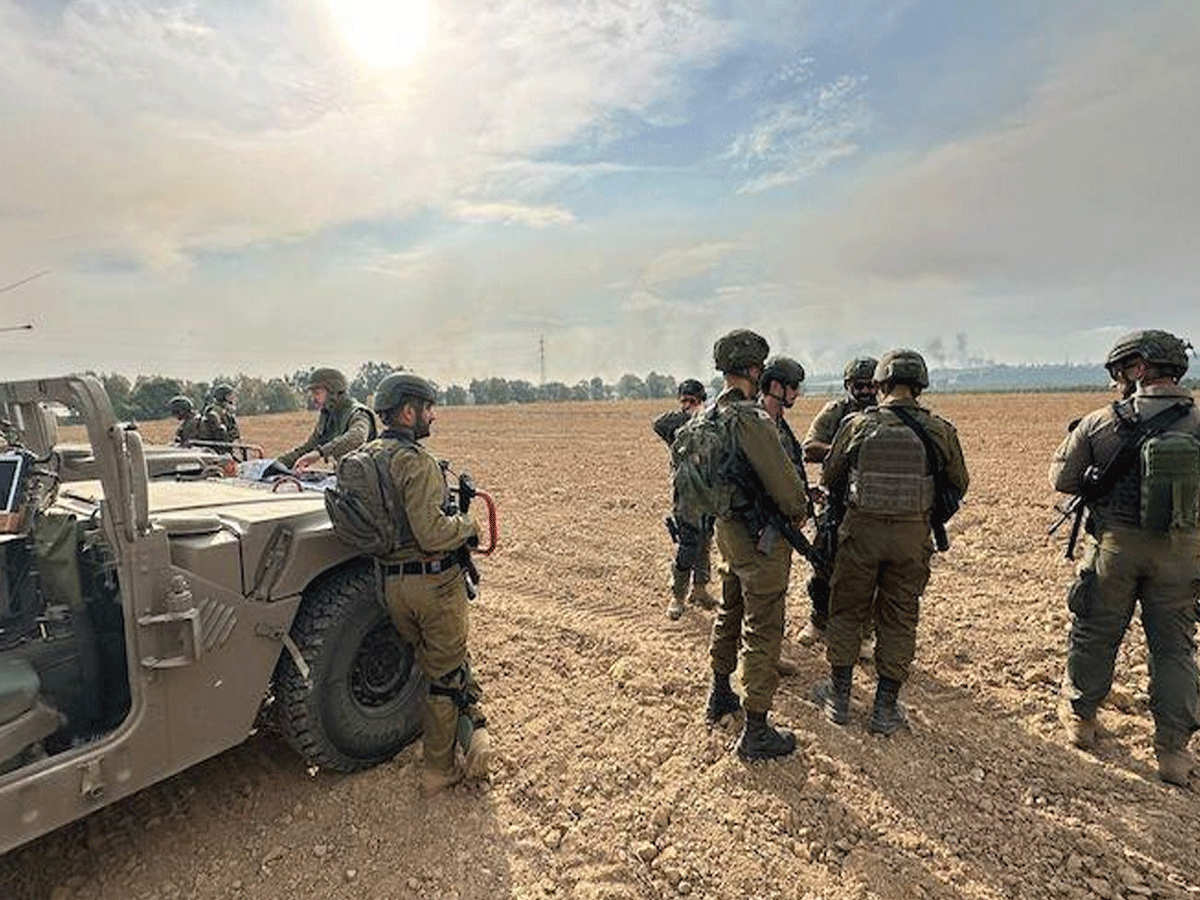 Israel-Hamas War: इसराइल ने हमास के चंगुल से छुड़ाए 4 बंधक, इस दौरान हमले में मारे गए मासूम समेत 94 फलस्तीनी Israel-Hamas War: इसराइल ने हमास के चंगुल से छुड़ाए 4 बंधक, इस दौरान हमले में मारे गए मासूम समेत 94 फलस्तीनी