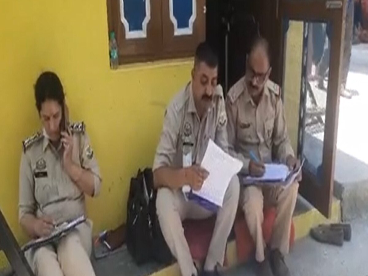 Bilaspur में बुजुर्ग पति-पत्नी की हत्या, पुलिस और फॉरेंसिंक टीम कर रहीं जांच