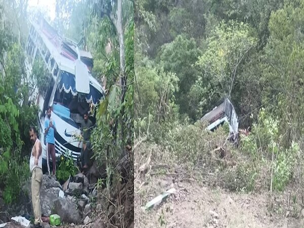 Jammu & Kashmir: रियासी में तीर्थयात्रियों से भरी बस पर आतंकियों ने किया हमला, 10 की मौत, 33 घायल