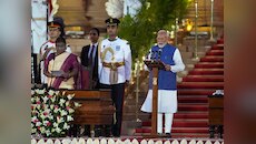 PM मोदी के शपथ ग्रहण समारोह में सफाई कर्मचारी, मजदूर बतौर अतिथि शामिल हुए