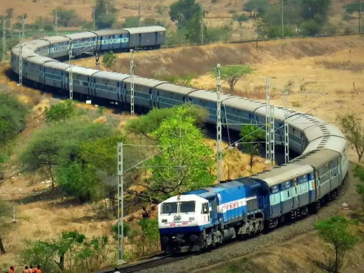 गाजियाबाद से मुरादाबाद रूट पर धड़ाधड़ गुजरेंगी ट्रेनें, तीन राज्यों को फायदा पहुंचाएगा नया रेलवे ट्रैक