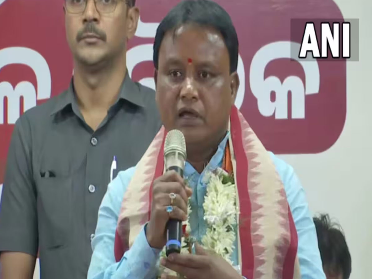 Odisha New CM: ओडिशा को 24 साल बाद मिला नया मुख्यमंत्री, मोहन मांझी बनेंगे सीएम Odisha New CM: ओडिशा को 24 साल बाद मिला नया मुख्यमंत्री, मोहन मांझी बनेंगे सीएम