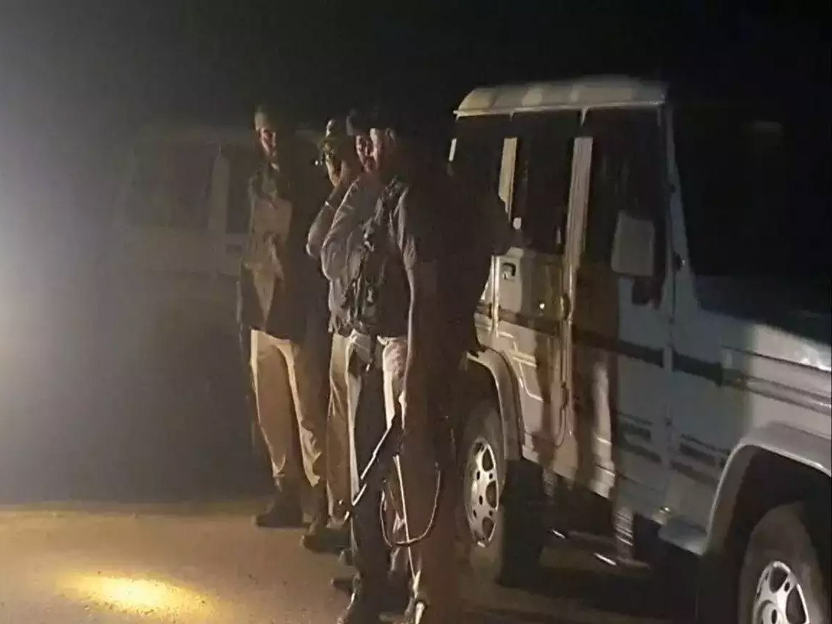 Kathua Attack: कैसे हुआ कठुआ का हादसा? आतंकी ने मांगा था पानी Kathua Attack: कैसे हुआ कठुआ का हादसा? आतंकी ने मांगा था पानी