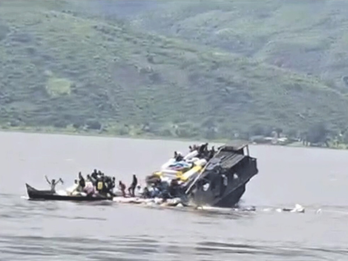 कांगो: खचाखच भरी नाव नदी में पलटी, 80 से ज्यादा की मौत, 6 लापता; 185 लोगों ने तैरकर बचाई जान 