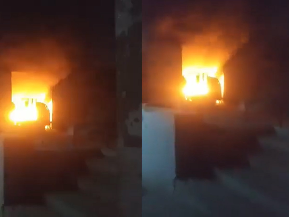 Ghaziabad Fire: लोनी के एक घर में लगी भयानक आग, 5 लोगों की जलकर मौत Ghaziabad Fire: लोनी के एक घर में लगी भयानक आग, 5 लोगों की जलकर मौत