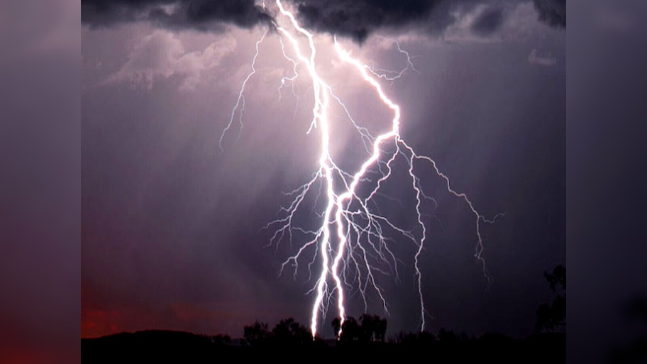Rajasthan Weather Update: मानसून से पहले बदला मौसम का मिजाज, इन 18 जिलों में आंधी-बारिश कोहराम मचाएंगे आज