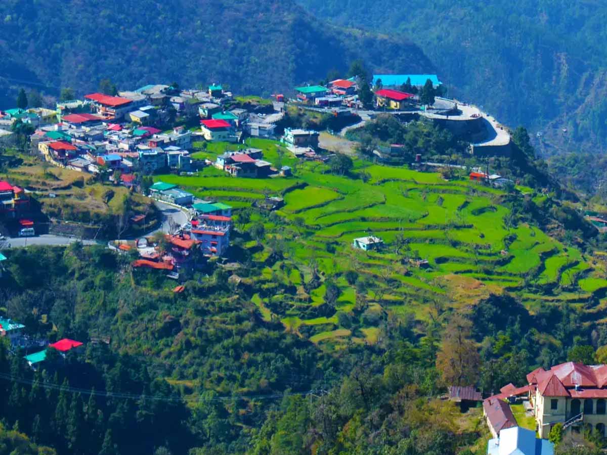 उत्तराखंड में इन खूबसूरत 5 जगहों पर न भूलें जाना; गर्मी में आएगा फुल मजा उत्तराखंड में इन खूबसूरत 5 जगहों पर न भूलें जाना; गर्मी में आएगा फुल मजा