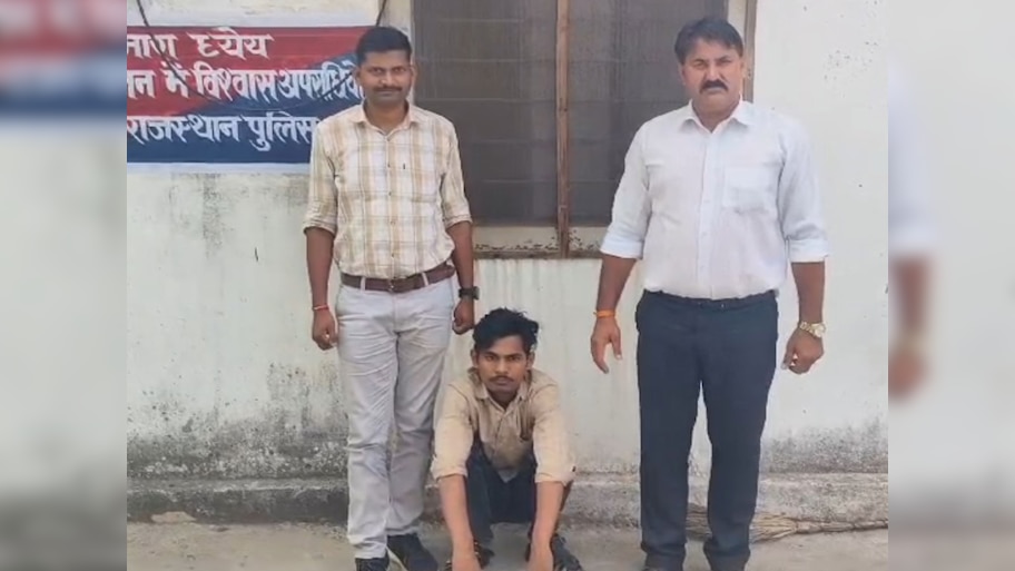 Dungarpur News: टेलीग्राम मैसेंजर ऐप से टिकट बुकिंग से मुनाफा कमाने के नाम पर ठगे16 लाख, आरोपी गिरफ्तार
