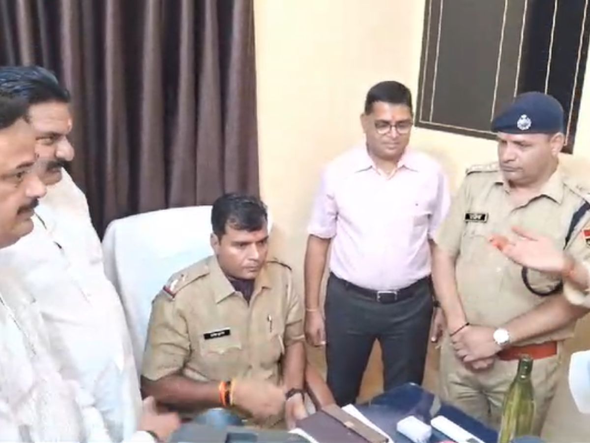 Nagaur News: डीडवाना को मिली महिला पुलिस थाना की सौगात,राज्यमंत्री विजय सिंह चौधरी ने फीता काट कर किया शुभारंभ Nagaur News: डीडवाना को मिली महिला पुलिस थाना की सौगात,राज्यमंत्री विजय सिंह चौधरी ने फीता काट कर किया शुभारंभ