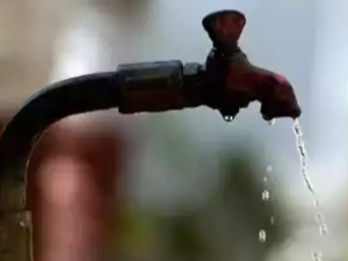 Delhi Water Crisis: द्वारका में पानी भरने को लेकर हुए विवाद में तीन लोग घायल, अस्पताल में भर्ती  