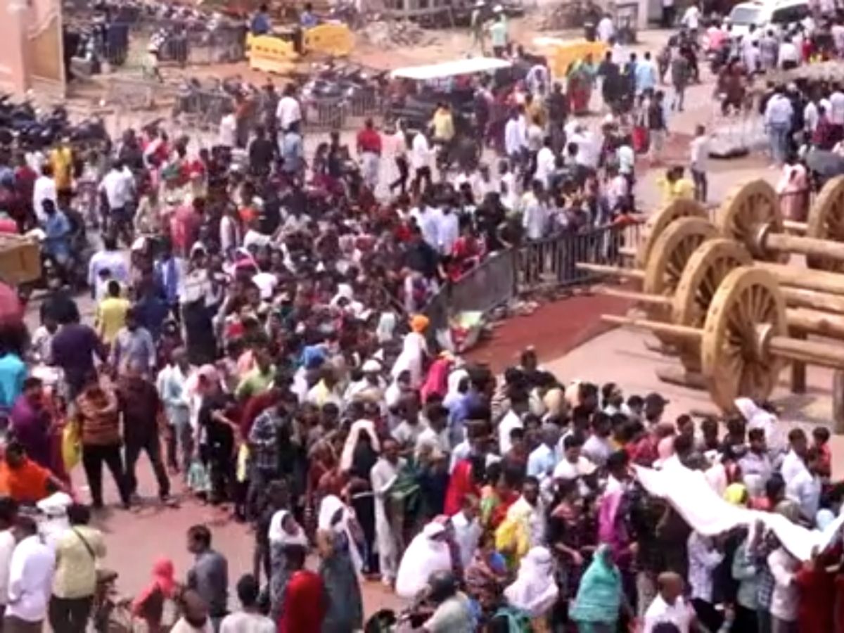 Puri Sri Mandir: ସୁଧୁରୁନି ଦର୍ଶନ ବ୍ୟବସ୍ଥା, ସମସ୍ୟା ସମାଧାନ ପାଇଁ ମୁଖ୍ୟମନ୍ତ୍ରୀଙ୍କ ନିର୍ଦ୍ଦେଶ Puri Sri Mandir: ସୁଧୁରୁନି ଦର୍ଶନ ବ୍ୟବସ୍ଥା, ସମସ୍ୟା ସମାଧାନ ପାଇଁ ମୁଖ୍ୟମନ୍ତ୍ରୀଙ୍କ ନିର୍ଦ୍ଦେଶ