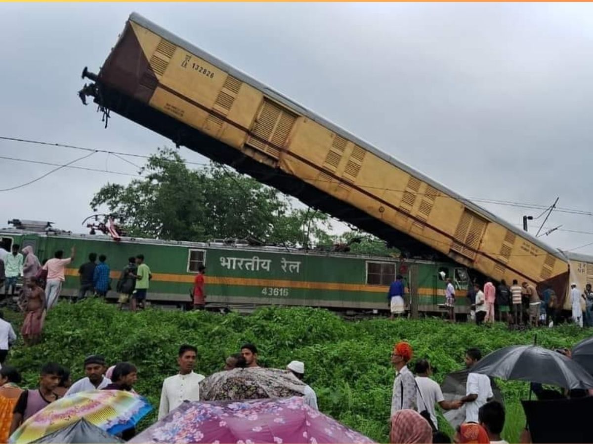 kanchanjunga express: କ୍ଷତିପୂରଣ ଘୋଷଣା କଲେ ପ୍ରଧାନମନ୍ତ୍ରୀ, ରେଳ ବିଭାଗ ଦେଲା ୧୦ ଲକ୍ଷ kanchanjunga express: କ୍ଷତିପୂରଣ ଘୋଷଣା କଲେ ପ୍ରଧାନମନ୍ତ୍ରୀ, ରେଳ ବିଭାଗ ଦେଲା ୧୦ ଲକ୍ଷ