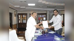 लोकसभा में जीत के बाद हनुमान बेनीवाल ने विधायक पद से दिया इस्तीफा