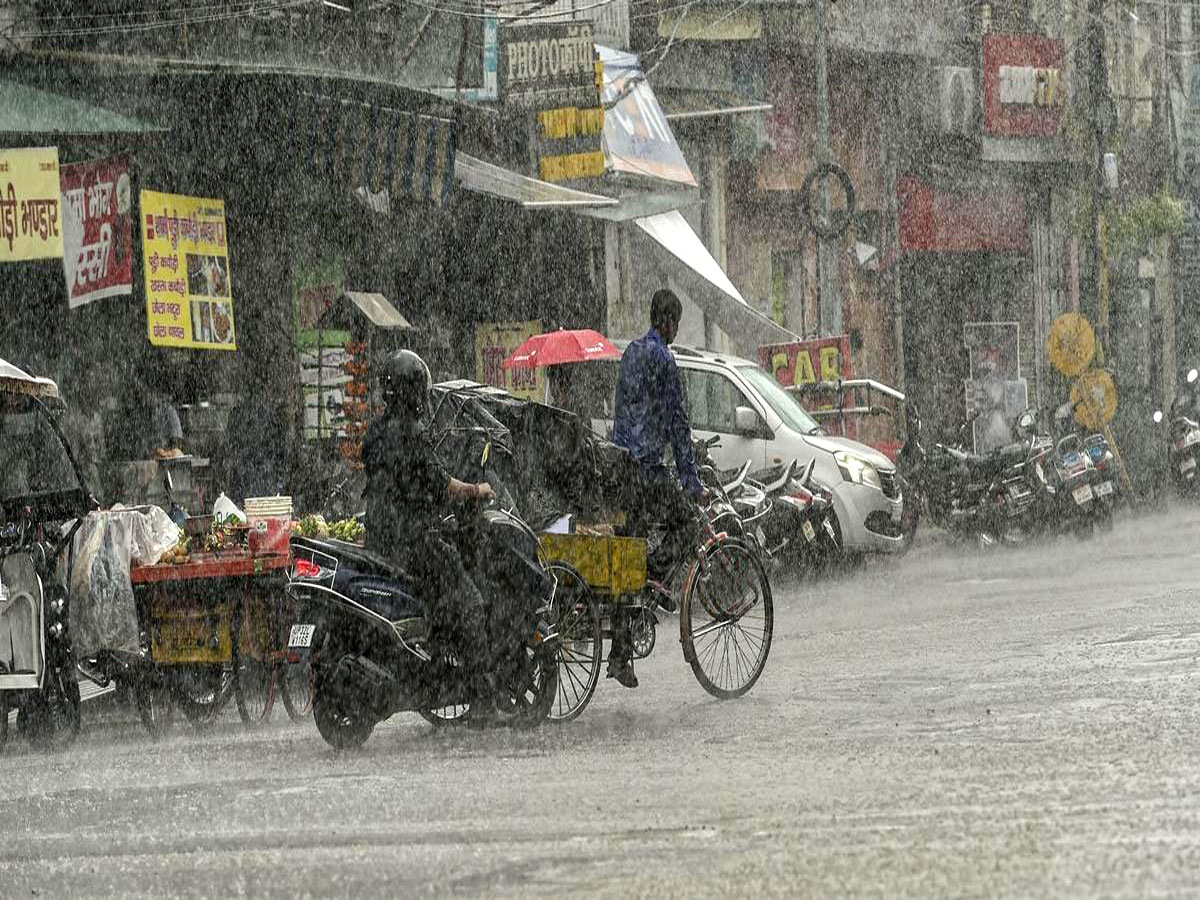 Rajasthan Weather Update: राजस्थान में आज से मेहरबान प्री-मानसून, 13 जिलों में झमाझम बारिश का अलर्ट जारी Rajasthan Weather Update: राजस्थान में आज से मेहरबान प्री-मानसून, 13 जिलों में झमाझम बारिश का अलर्ट जारी